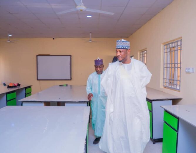 Katsina State Governor, Malam Dikko Umaru Radda, this afternoon paid an unscheduled inspection visit to the Radda Model Smart School in Charanchi Local Government Area—one of his administration’s legacy projects.