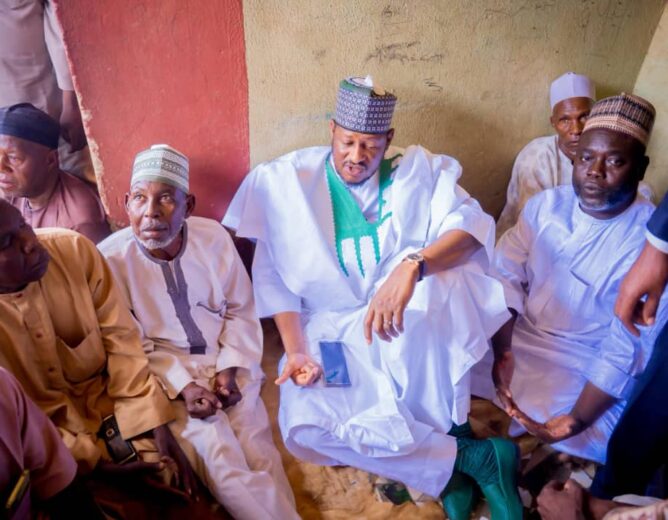 Governor Malam Dikko Umaru Radda, on friday paid a condolence visit to the family of the late Hausa traditional musician, Alhaji Surajo Mai-Asharalle