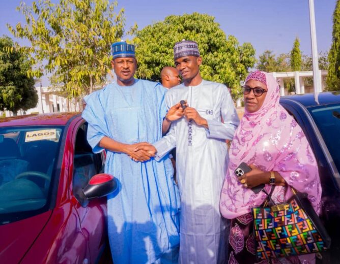 Governor Radda Rewards KSITM Outstanding Students with Vehicles
